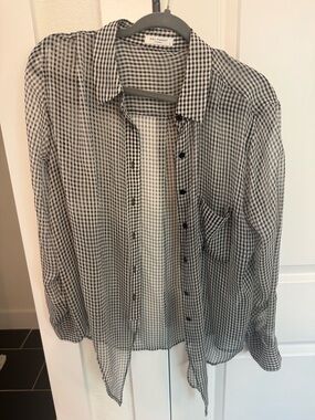 Equipment Women’s Black & White Gingham silk Button-Up Shirt